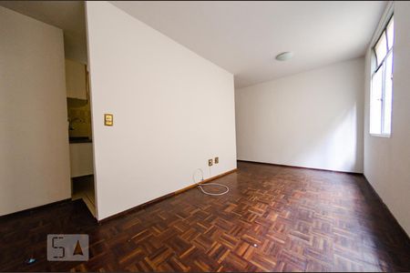 Sala de apartamento para alugar com 2 quartos, 60m² em Carlos Prates, Belo Horizonte