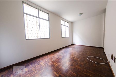 Sala de apartamento para alugar com 2 quartos, 60m² em Carlos Prates, Belo Horizonte