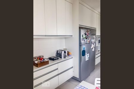 Apartamento para alugar com 229m², 3 quartos e 4 vagas Apartamento para alugar com 229m², 3 quartos e 4 vagasCozinha