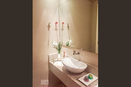 Apartamento para alugar com 229m², 3 quartos e 4 vagas Apartamento para alugar com 229m², 3 quartos e 4 vagasLavabo