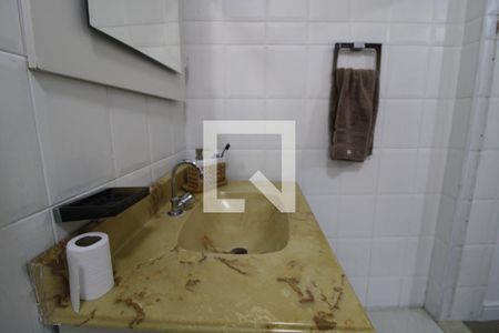 Casa à venda com 300m², 4 quartos e 3 vagasPia banheiro da suíte