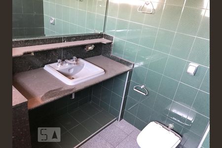 Casa à venda com 140m², 3 quartos e 1 vaga Casa à venda com 140m², 3 quartos e 1 vagaBanheiro