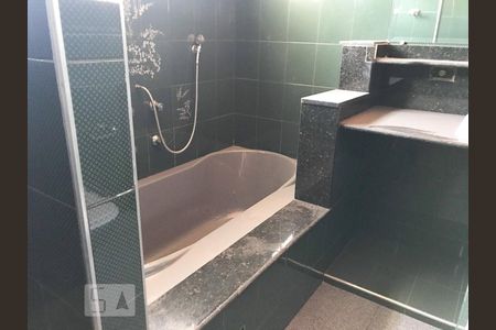 Casa à venda com 140m², 3 quartos e 1 vaga Casa à venda com 140m², 3 quartos e 1 vagaBanheiro