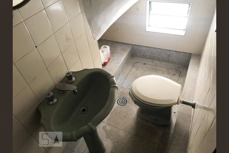 Casa à venda com 140m², 3 quartos e 1 vaga Casa à venda com 140m², 3 quartos e 1 vagaBanheiro