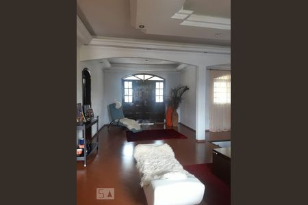 Casa para alugar com 999m², 6 quartos e 8 vagas