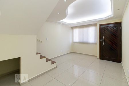 Sala de casa de condomínio para alugar com 2 quartos, 70m² em Jardim Flor do Campo, Guarulhos