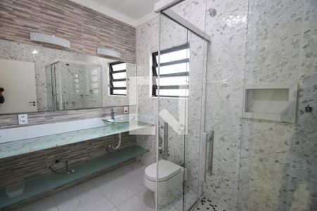 Casa à venda com 200m², 3 quartos e 3 vagasBanheiro da Suíte 1