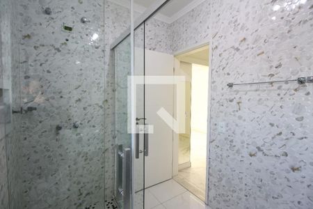 Casa à venda com 200m², 3 quartos e 3 vagasBanheiro da Suíte 1