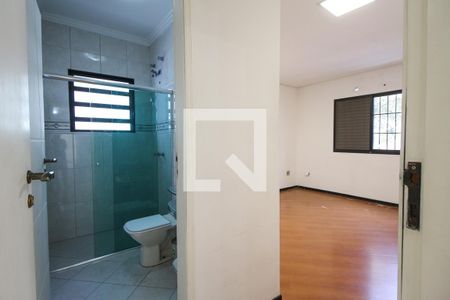 Casa à venda com 200m², 3 quartos e 3 vagasQuarto 4 - Suíte