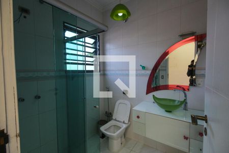 Casa à venda com 200m², 3 quartos e 3 vagasBanheiro da Suíte 2