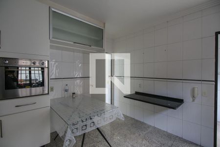 Casa à venda com 200m², 3 quartos e 3 vagasCozinha
