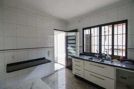 Casa à venda com 200m², 3 quartos e 3 vagasCozinha