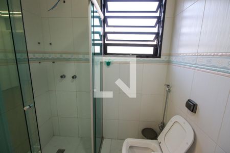 Casa à venda com 200m², 3 quartos e 3 vagasBanheiro da Suíte 2