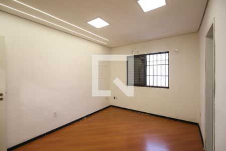 Casa à venda com 200m², 3 quartos e 3 vagasQuarto 3 - Suíte