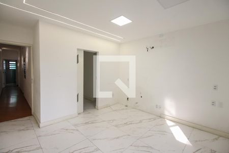 Casa à venda com 200m², 3 quartos e 3 vagasQuarto 2 - Suíte