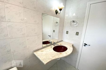 Apartamento à venda com 125m², 2 quartos e 2 vagas Apartamento à venda com 125m², 2 quartos e 2 vagasBanheiro 2