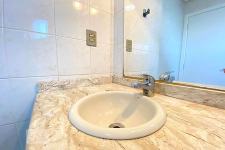 Apartamento à venda com 125m², 2 quartos e 2 vagas Apartamento à venda com 125m², 2 quartos e 2 vagas Banheiro da Suíte