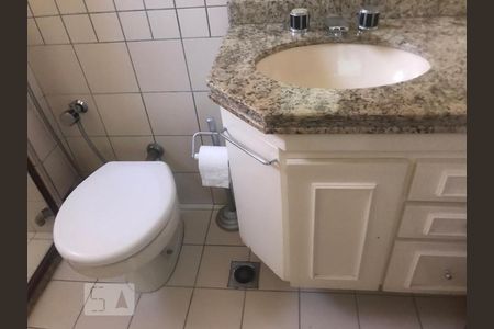 Apartamento à venda com 205m², 3 quartos e 4 vagas Apartamento à venda com 205m², 3 quartos e 4 vagasBanheiro