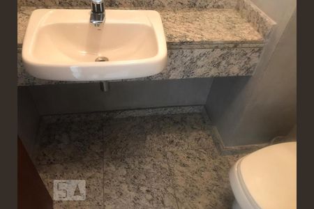 Apartamento à venda com 205m², 3 quartos e 4 vagas Apartamento à venda com 205m², 3 quartos e 4 vagasBanheiro