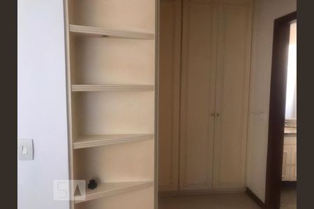 Apartamento à venda com 205m², 3 quartos e 4 vagas Apartamento à venda com 205m², 3 quartos e 4 vagasQuarto