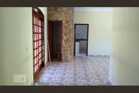 sala de casa para alugar com 3 quartos, 210m² em Vila Marieta, Campinas