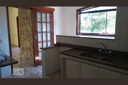 cozinha de casa para alugar com 3 quartos, 210m² em Vila Marieta, Campinas