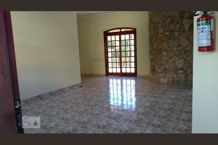 sala de casa para alugar com 3 quartos, 210m² em Vila Marieta, Campinas