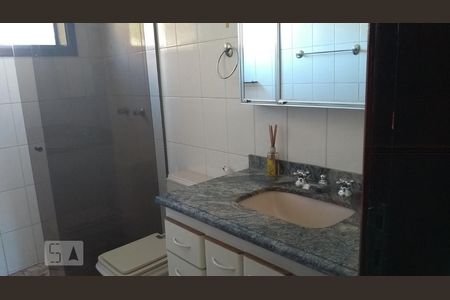 banheiro de casa para alugar com 3 quartos, 210m² em Vila Marieta, Campinas