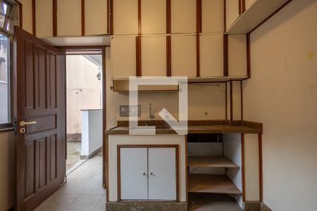 Casa à venda com 175m², 4 quartos e sem vaga Casa à venda com 175m², 4 quartos e sem vagaCozinha