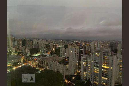 Apartamento para alugar com 260m², 3 quartos e 4 vagas Apartamento para alugar com 260m², 3 quartos e 4 vagasVista