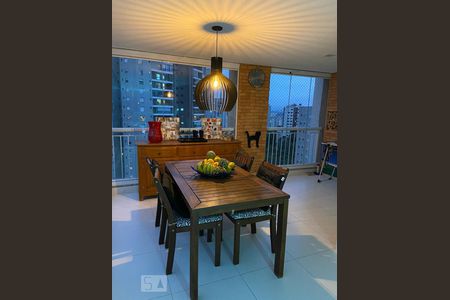 Apartamento para alugar com 260m², 3 quartos e 4 vagas Apartamento para alugar com 260m², 3 quartos e 4 vagasVaranda