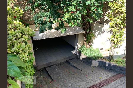 Casa à venda com 229m², 4 quartos e 4 vagasQuintal