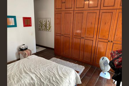 Casa à venda com 229m², 4 quartos e 4 vagasQuarto 2