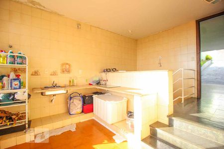 Casa à venda com 500m², 3 quartos e 4 vagas Casa à venda com 500m², 3 quartos e 4 vagasÁrea de Serviço