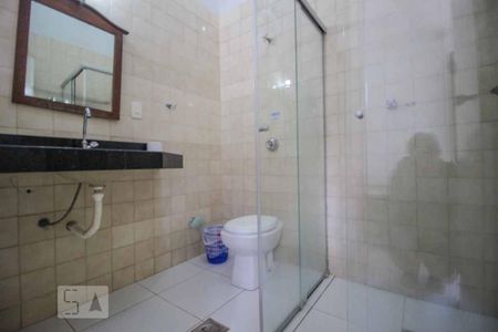 Casa à venda com 500m², 3 quartos e 4 vagas Casa à venda com 500m², 3 quartos e 4 vagasBanheiro Suíte