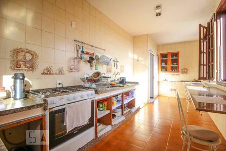 Casa à venda com 500m², 3 quartos e 4 vagas Casa à venda com 500m², 3 quartos e 4 vagasCozinha