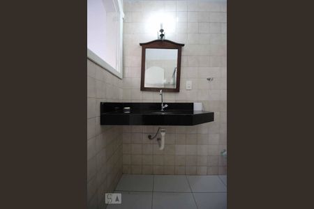 Casa à venda com 500m², 3 quartos e 4 vagas Casa à venda com 500m², 3 quartos e 4 vagasBanheiro Suíte