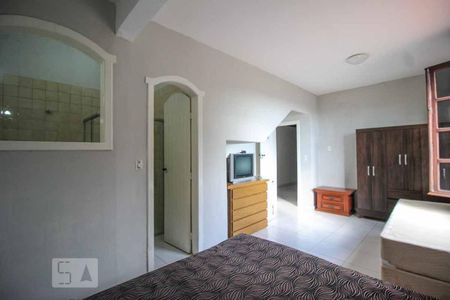 Casa à venda com 500m², 3 quartos e 4 vagas Casa à venda com 500m², 3 quartos e 4 vagasSuíte