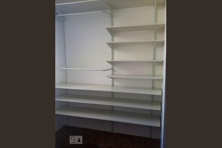 Quarto de apartamento para alugar com 1 quarto, 32m² em Azenha, Porto Alegre
