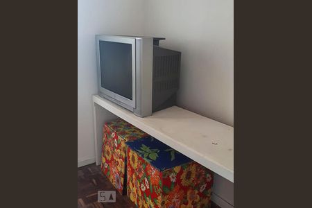 Sala de apartamento para alugar com 1 quarto, 32m² em Azenha, Porto Alegre