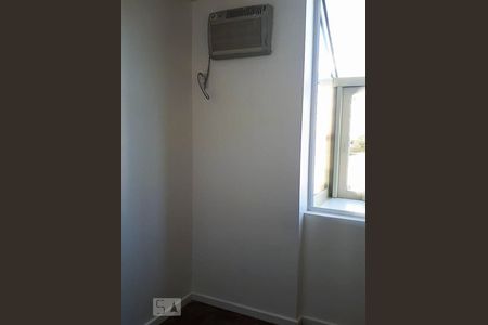 Quarto de apartamento para alugar com 1 quarto, 32m² em Azenha, Porto Alegre