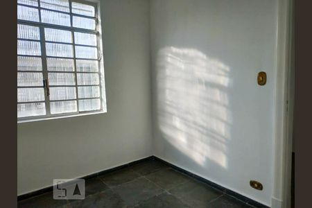 Casa à venda com 180m², 3 quartos e 2 vagas Casa à venda com 180m², 3 quartos e 2 vagasSala