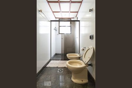 Apartamento para alugar com 180m², 4 quartos e 2 vagas Apartamento para alugar com 180m², 4 quartos e 2 vagasBanheiro social