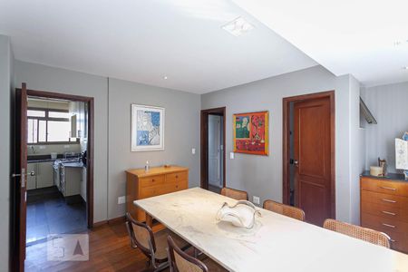 Apartamento para alugar com 180m², 4 quartos e 2 vagas Apartamento para alugar com 180m², 4 quartos e 2 vagasCopa