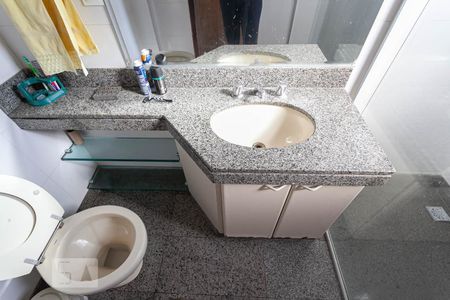 Apartamento para alugar com 180m², 4 quartos e 2 vagas Apartamento para alugar com 180m², 4 quartos e 2 vagasBanheiro da suíte 1