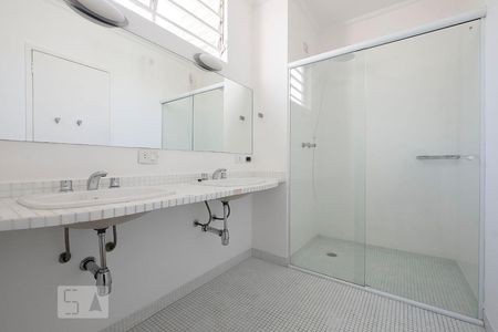 Casa à venda com 400m², 3 quartos e 2 vagas Casa à venda com 400m², 3 quartos e 2 vagasBanheiro Social