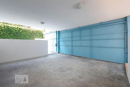 Casa à venda com 400m², 3 quartos e 2 vagas Casa à venda com 400m², 3 quartos e 2 vagasGaragem