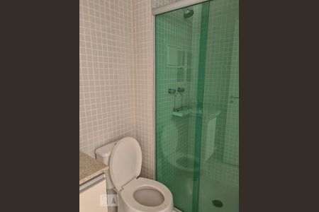Banheiro de kitnet/studio à venda com 1 quarto, 33m² em Cidade Monções, São Paulo
