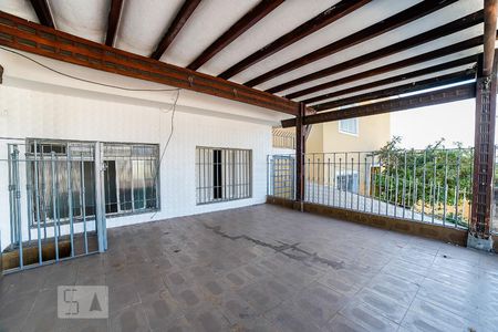 Casa à venda com 100m², 4 quartos e 2 vagas Casa à venda com 100m², 4 quartos e 2 vagasVaranda