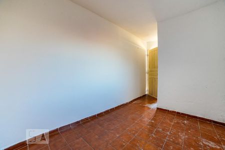 Casa à venda com 100m², 4 quartos e 2 vagas Casa à venda com 100m², 4 quartos e 2 vagasQuarto Edícula 2